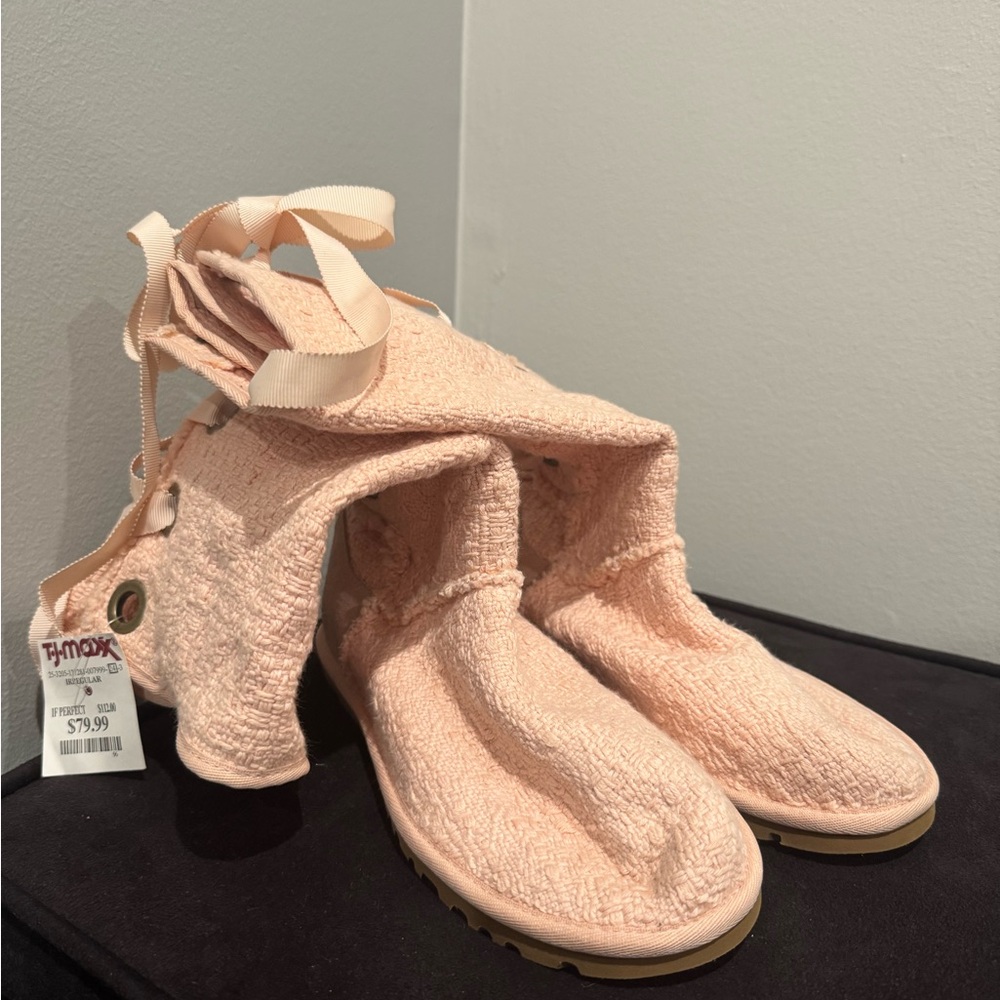 UGG Heirloom Women's Lace Up Boots in Pink